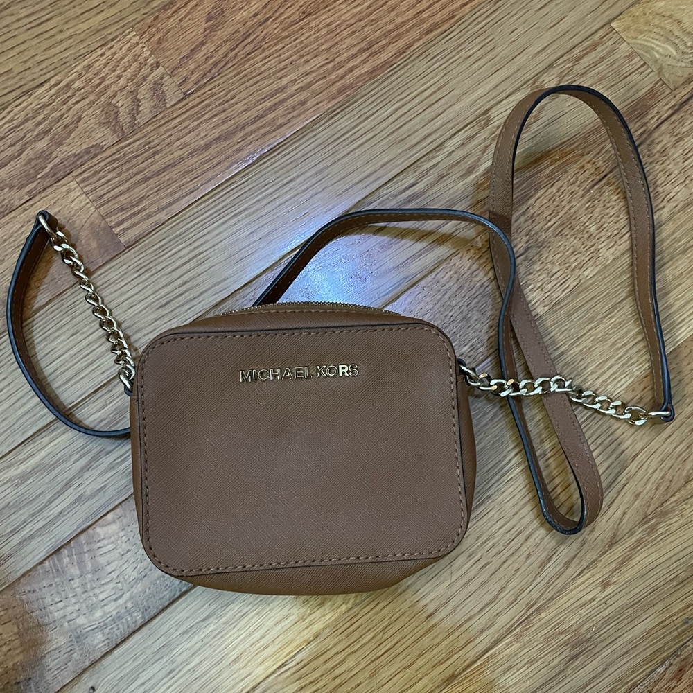 Michael kors crossbody bag
